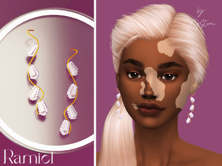 Ein Sim mit blonden Haaren und Vitiligo im Gesicht. Dieser Sim trägt ein Paar verdrehte Ohrringe mit einem goldfarbenen Metallband und Diamanten, die hinuntergehen.