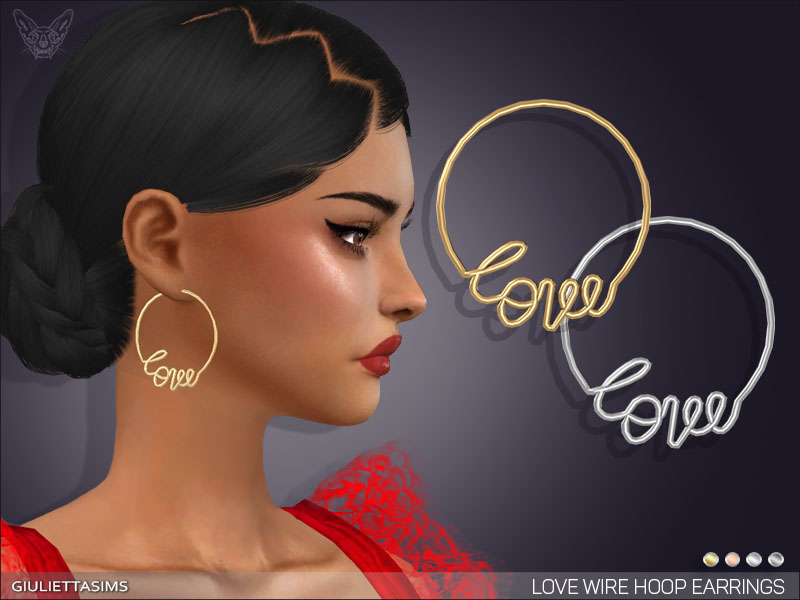 Ein Sim mit schwarzen Haaren, die zu einem Dutt gesteckt sind, schaut zur Seite. Sie trägt ein sims 4 cc Hochzeitsohrring-Set, das aus großen Creolen mit dem Wort Liebe in Kursivschrift besteht.
