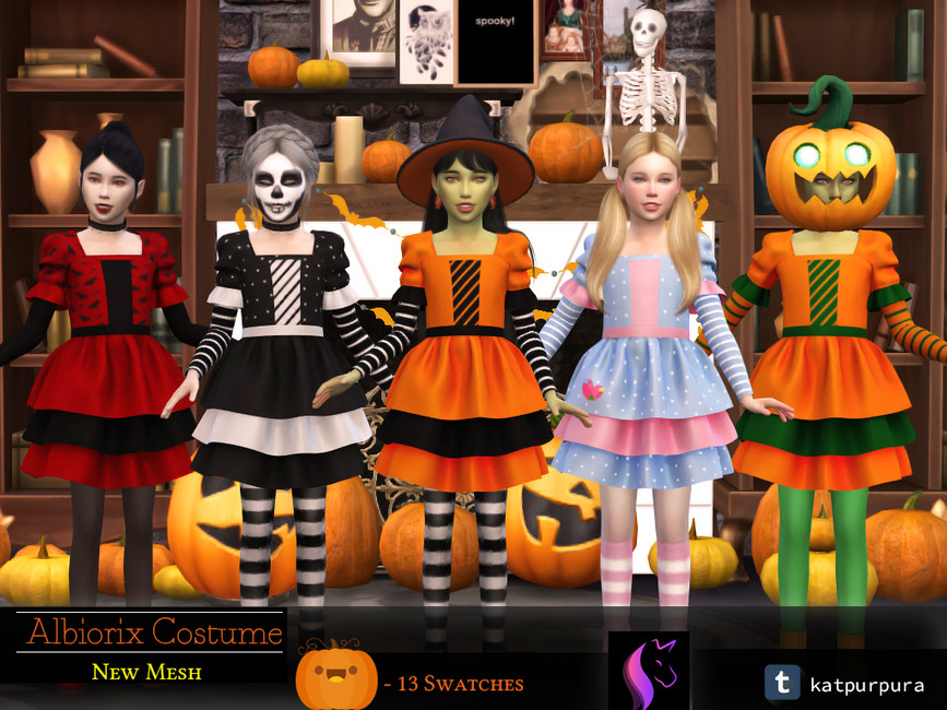Fünf Sims mit unterschiedlichem Halloween-Make-up oder Hüten tragen lustige CC-Kleider in Die Sims 4