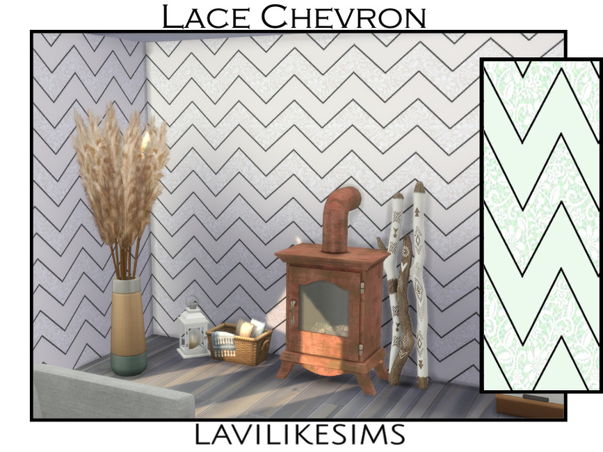 Ein Bild von einem Wohnzimmer, auf dem man eine Pflanze, eine Laterne, einen kleinen Kamin und einige Dekorationen sehen kann. Die Wände sind mit Chevron-Sims-4-CC-Tapete bedeckt.