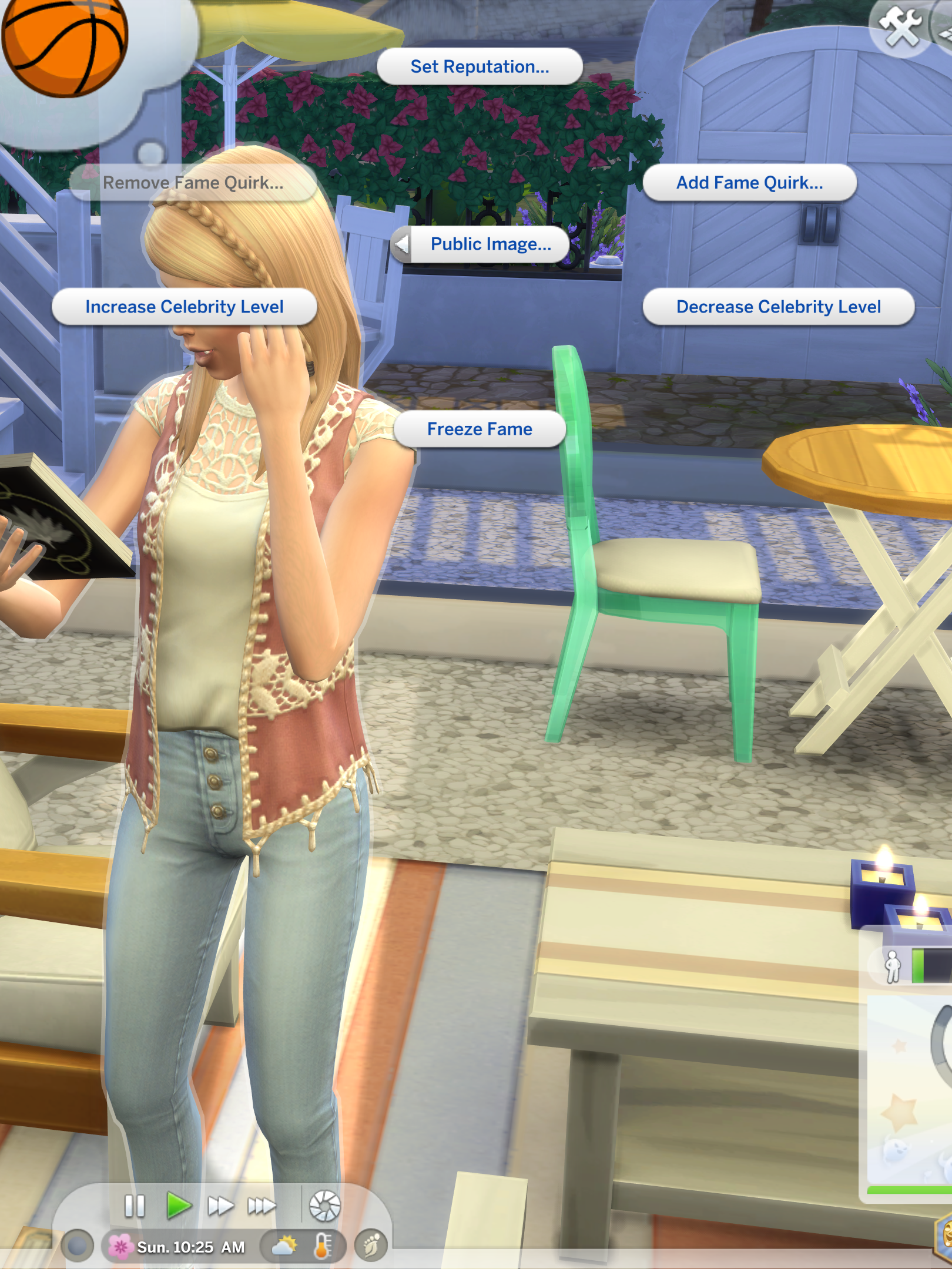 Ein Sim steht da und liest ein Buch, mit einem Pie-Menü über ihrer Schulter, das die verfügbaren Ruhmpunkte-Cheats in Die Sims 4 anzeigt.