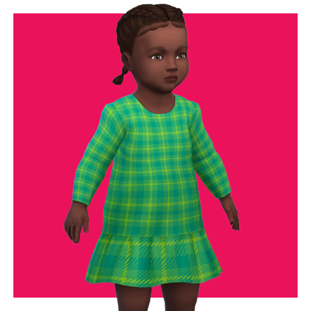 Ein Kleinkind aus Die Sims 4 auf einem leuchtend pinken Hintergrund. Dieser Sim trägt ein Kleid als seine Sims 4 CC-Kleidung. Das Kleid ist grün kariert.