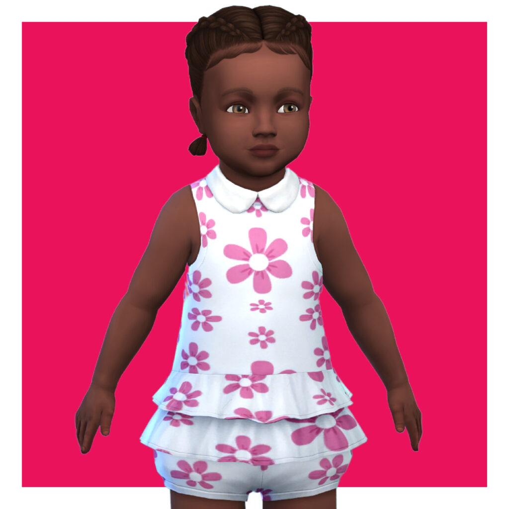 Ein Kleinkind aus Die Sims 4 auf einem hellrosa Hintergrund. Diese Sim trägt einen Strampler mit Peter-Pan-Kragen und puffs Shorts. Das Outfit hat zwei Rüschen unten.