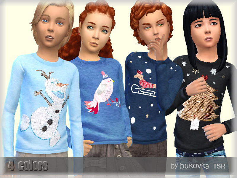 Vier Kinder in The Sims 4 tragen sehr dünne Langarm-Weihnachtspullover, einer mit Olaf, einer mit einem Vogel, einer mit einem Baum und einer mit einem Dackel auf einem Schlitten.