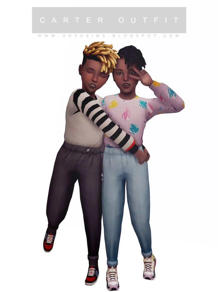 Zwei Sims, die sich umarmen, in Outfits mit gemusterten Pullovern, die in eine Jeans gesteckt sind