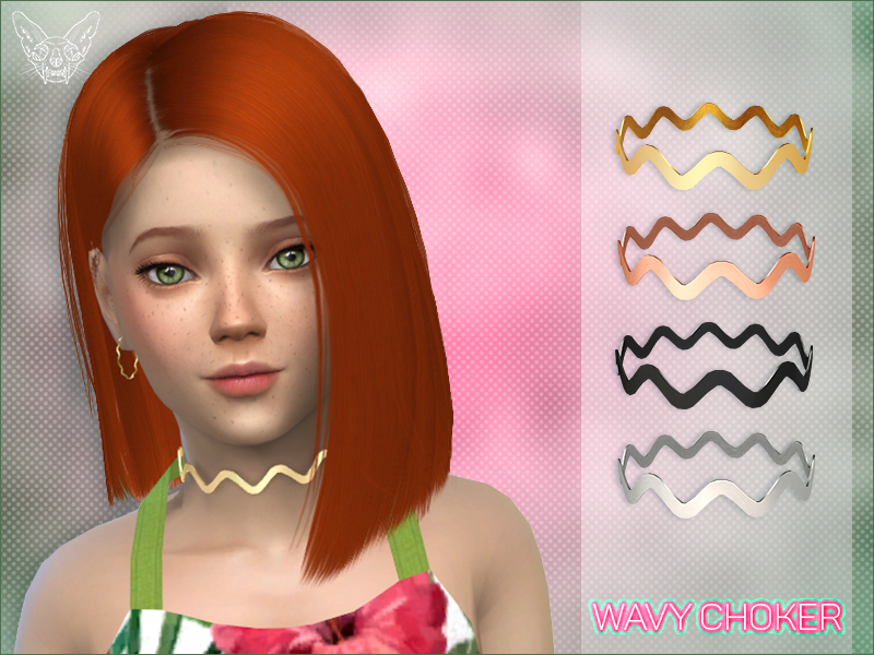 Ein Sim mit glatten, roten Haaren, die mittig geteilt sind und hinter einem Ohr gesteckt sind. Dieser Sim trägt eine goldene Choker-Halskette und ein grünes Blumentop.