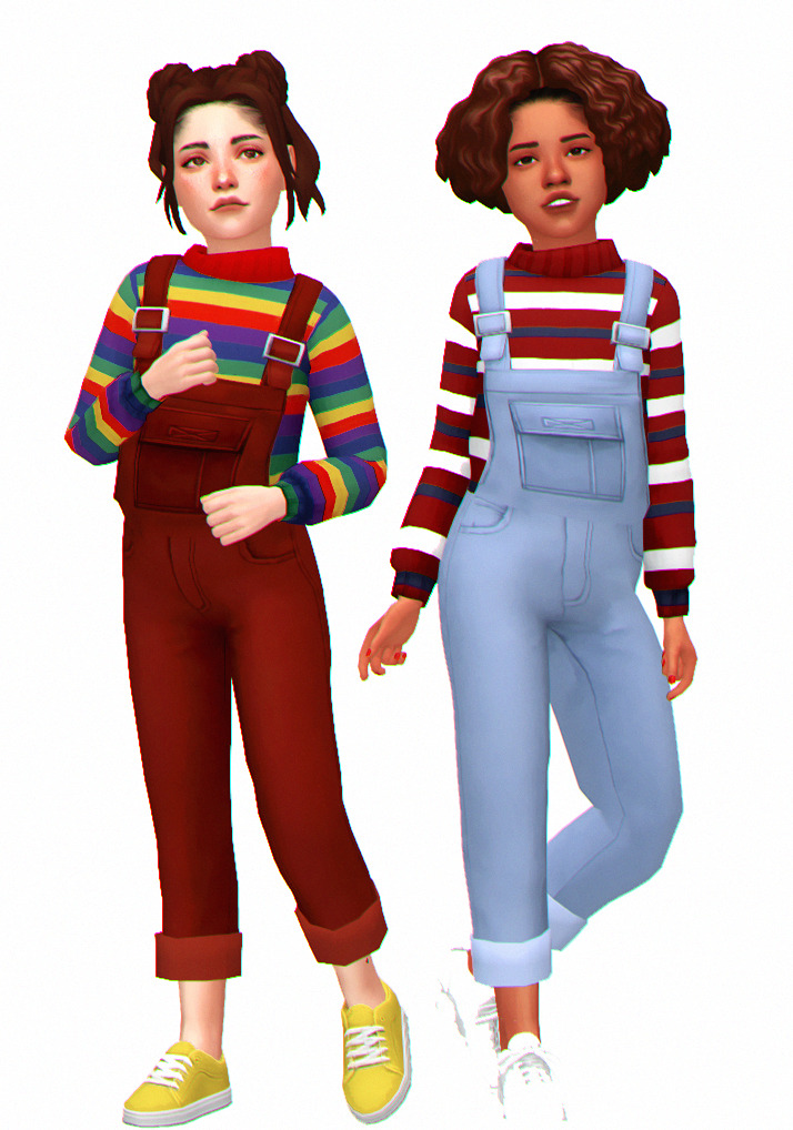 Zwei Kinder in gestreiften Pullovern mit Sims 4 CC-Latzhosen in voller Länge.