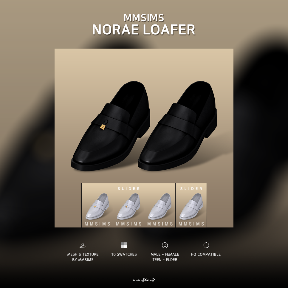 Eine Schachtel in einer Schachtel, die ein Paar schwarze Loafer mit goldenem Detail zeigt