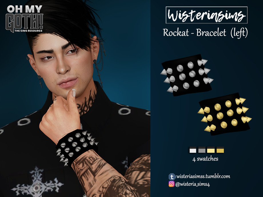Ein männlicher Charakter aus Die Sims 4, der schwarze Haare hat, ein schwarzes Hemd trägt, überall Tätowierungen hat und ein großes Armband am Handgelenk trägt, das mit Stacheln bedeckt ist.