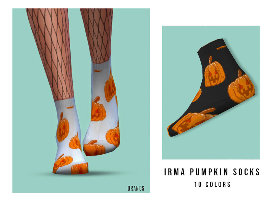Die Beine eines Sims, der Fischnetze unter seinen mit Kürbismustern bedeckten Socken trägt