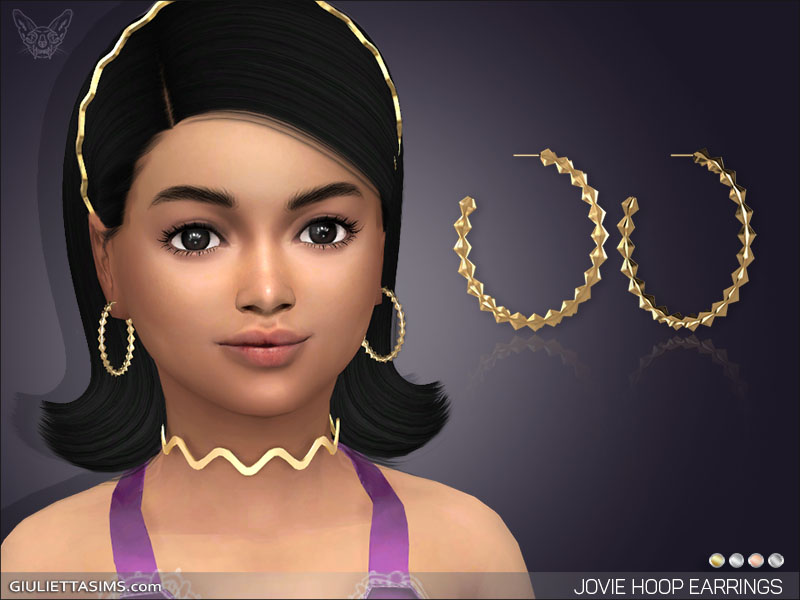 Ein Sim-Kind trägt ein passendes Paar Sims 4 CC-Ohrringe, die perfekt zu ihrer Halskette und ihrem Haarband passen.